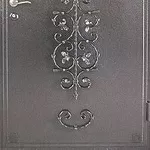 Металические двери с ковкой